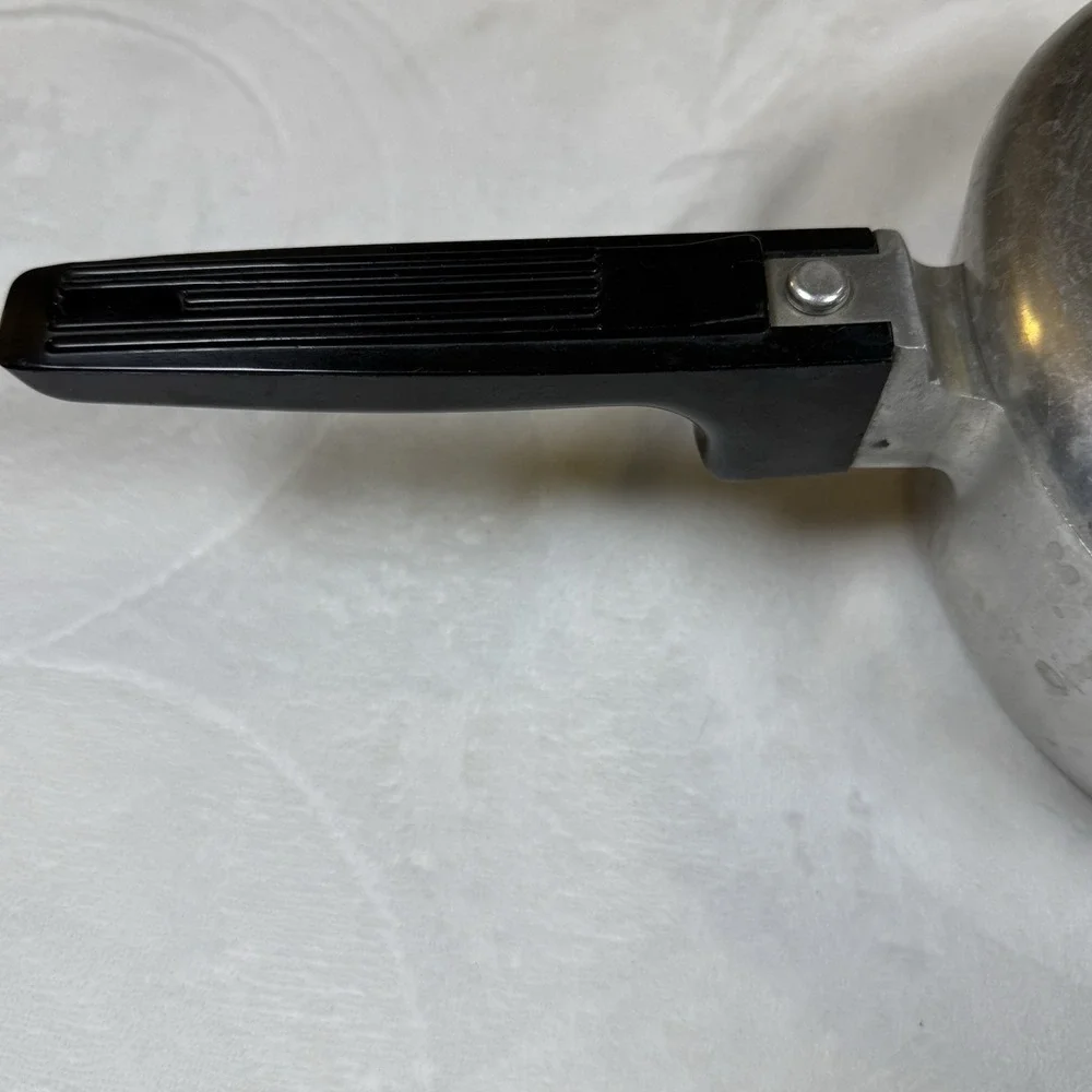Vintage Magnalite GHC 2 QT Aluminum Saucepan Pot w Lid Double Spouts USA Made